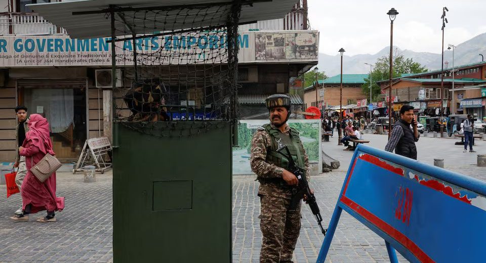 Shashi-Tharoor-Ravi-Shankar-Prasad-part-of-7-all-party-delegation