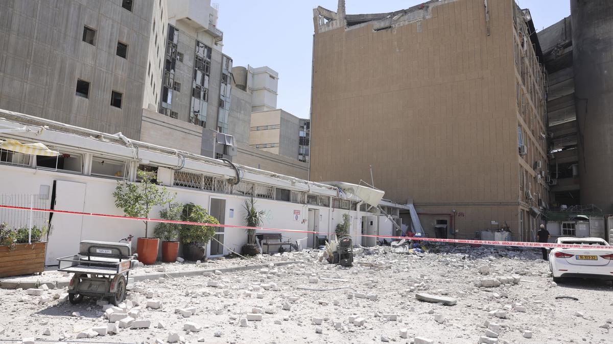 Explosions-Rock-Jerusalem-Amid-Escalating-Military-Strikes