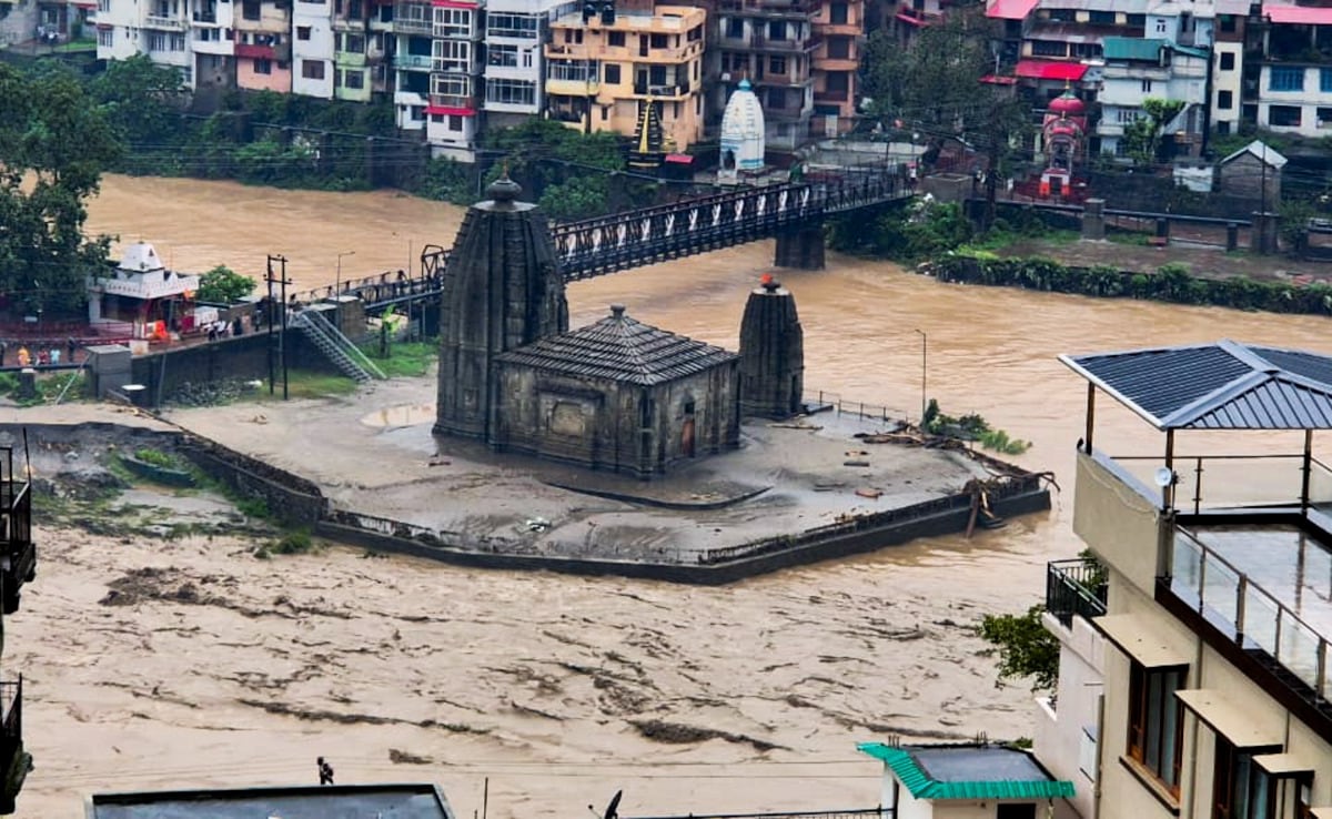 Monsoon-Devastation-in-Himachal