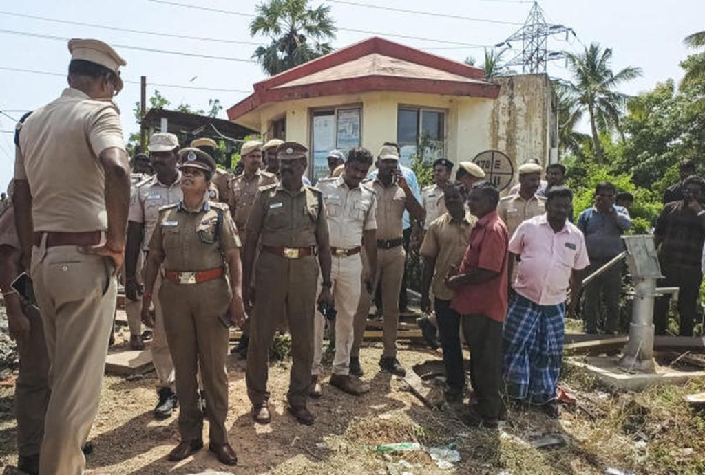 Cuddalore-Train-School-Van-Accident-LIVE